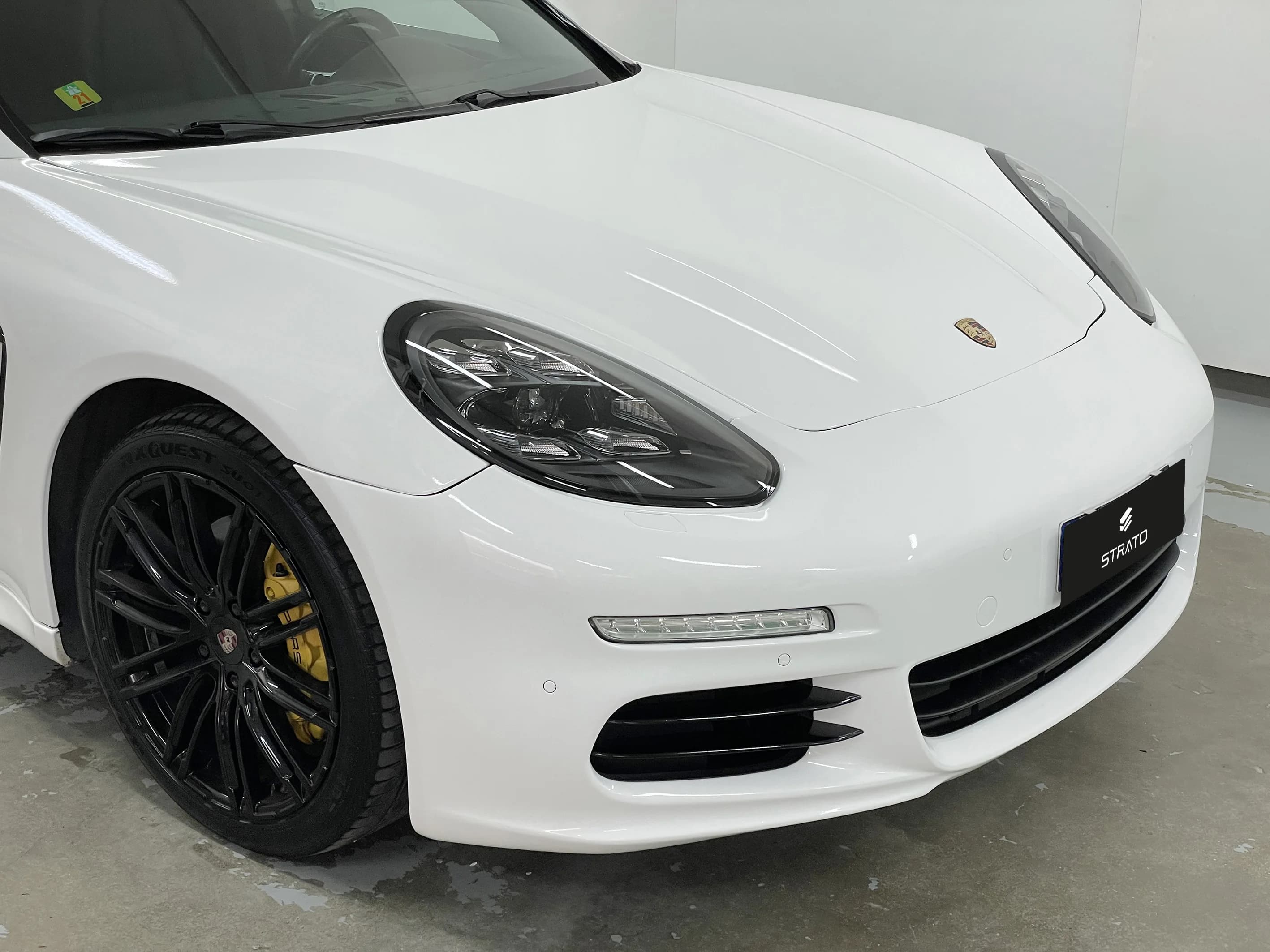 Porsche Panamera  | Wrapping White Gloss