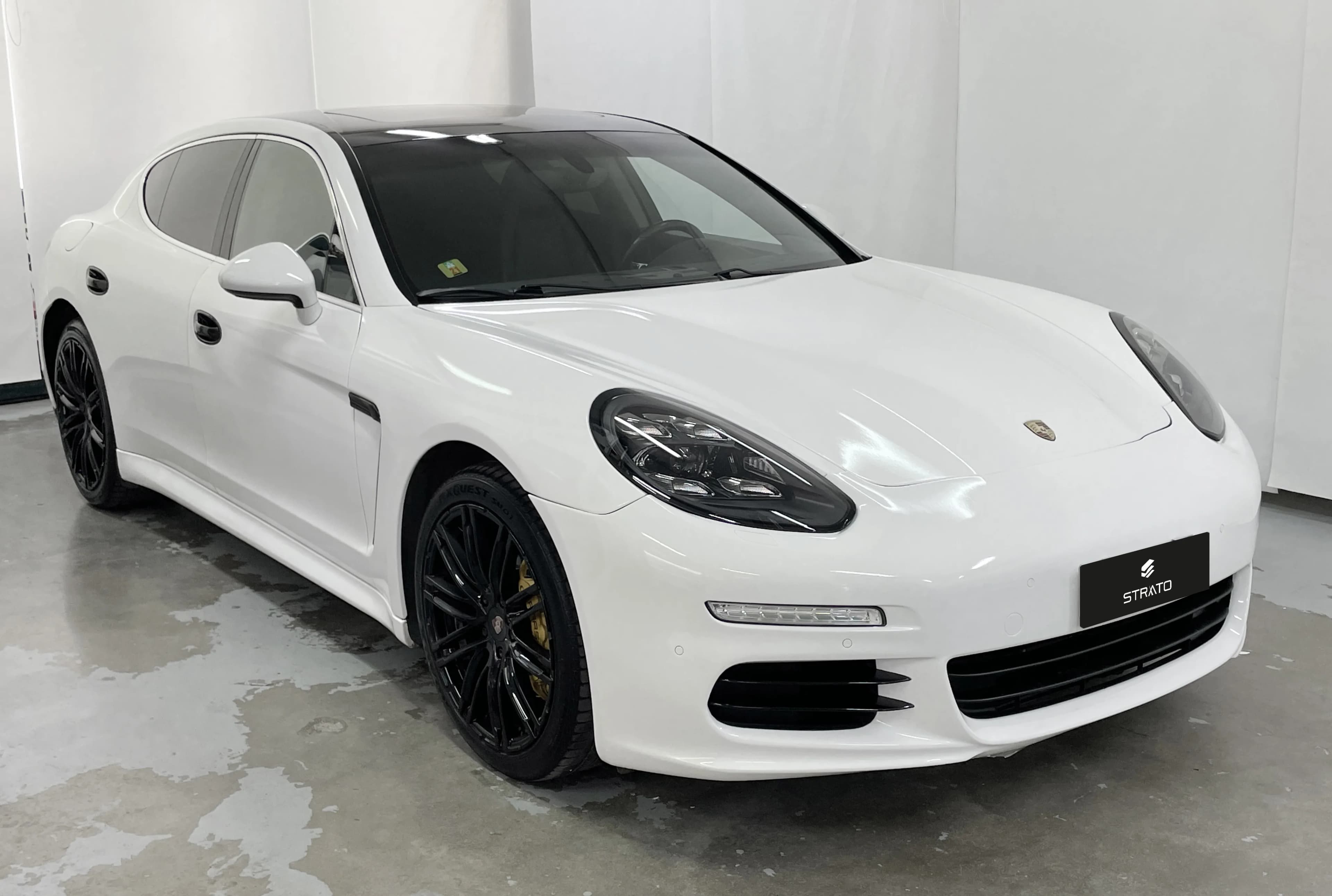 Porsche Panamera  | Wrapping White Gloss