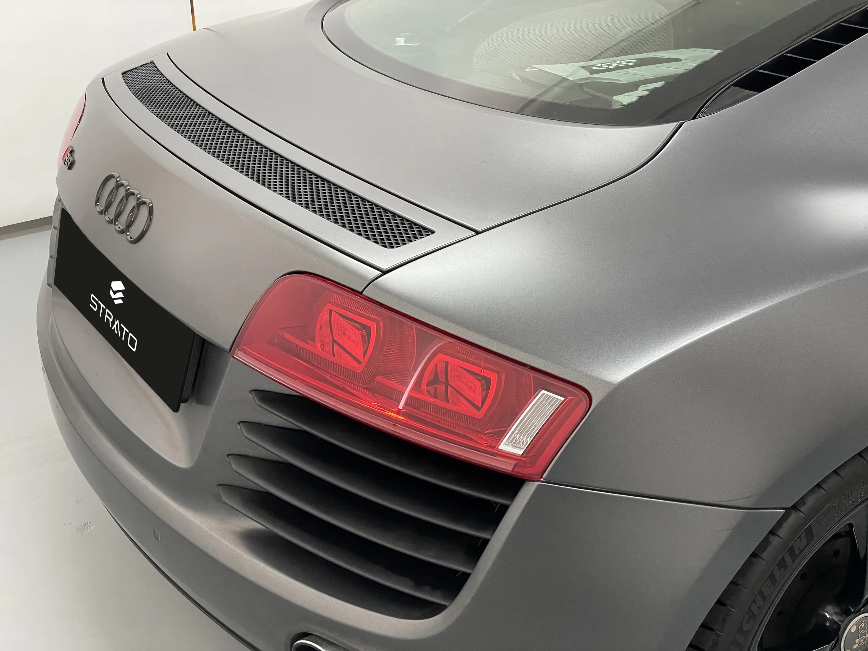 Audi R8 | Wrapping Matte Dark Charcoal