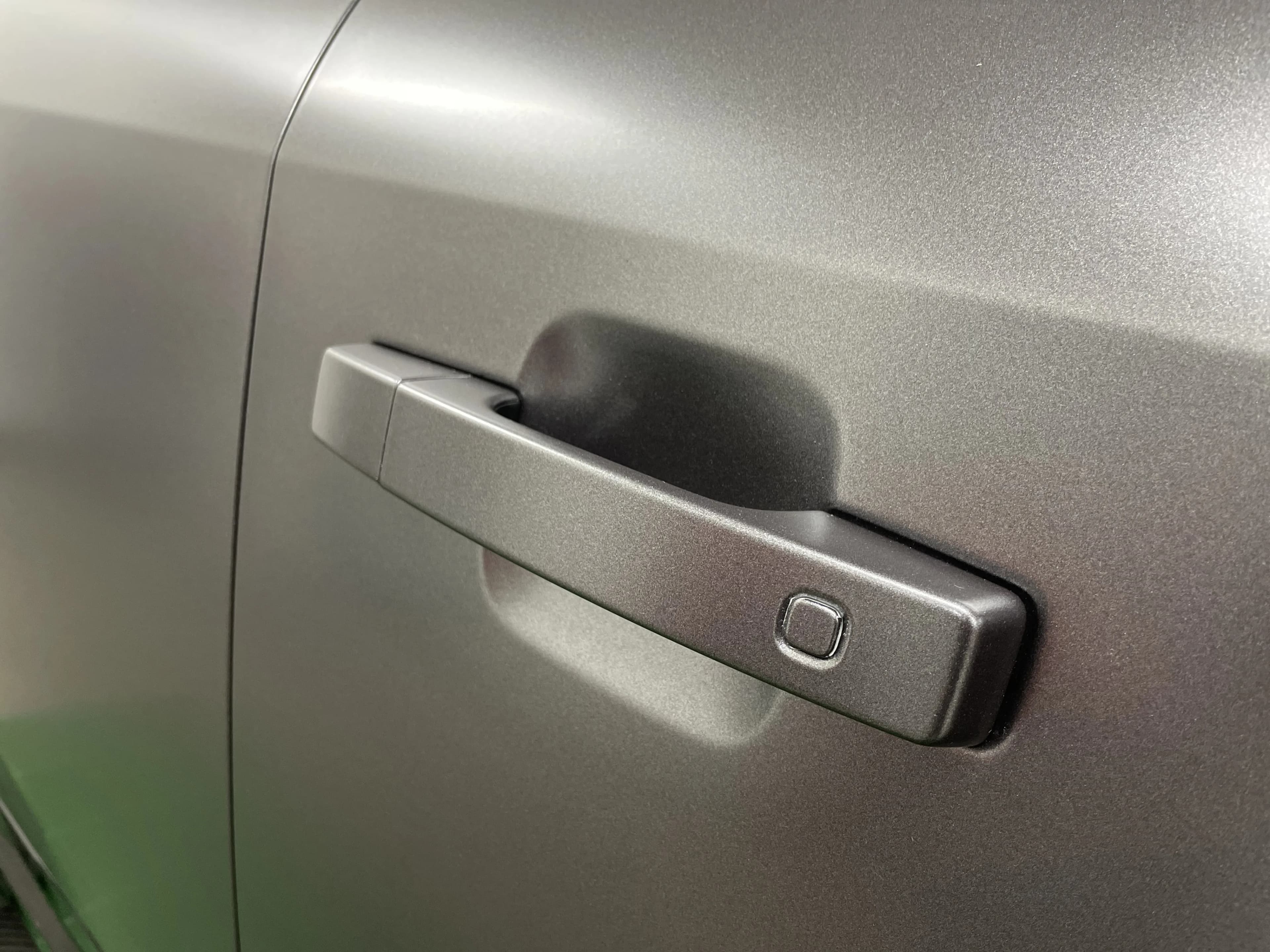 Land Rover Defender | Matte Dark Gray
