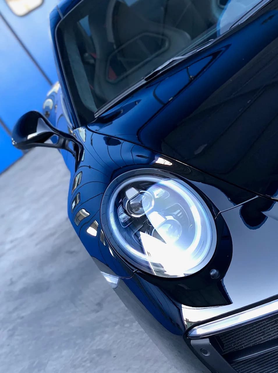 Porsche Carrera 4 GTS - Car Detailing