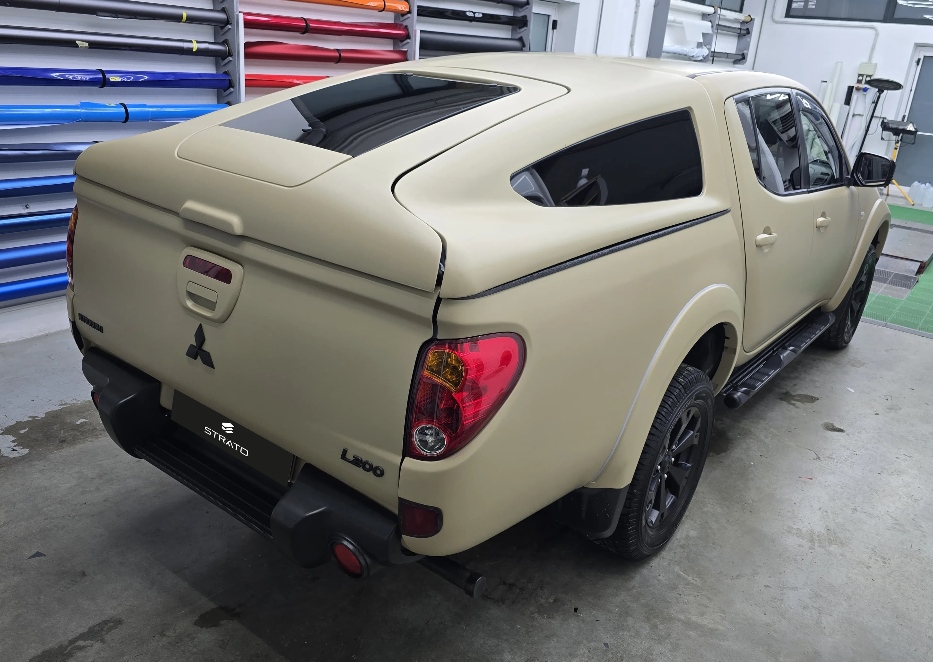 Mitsubishi L200 | Car Wrapping Satin Sandstorm