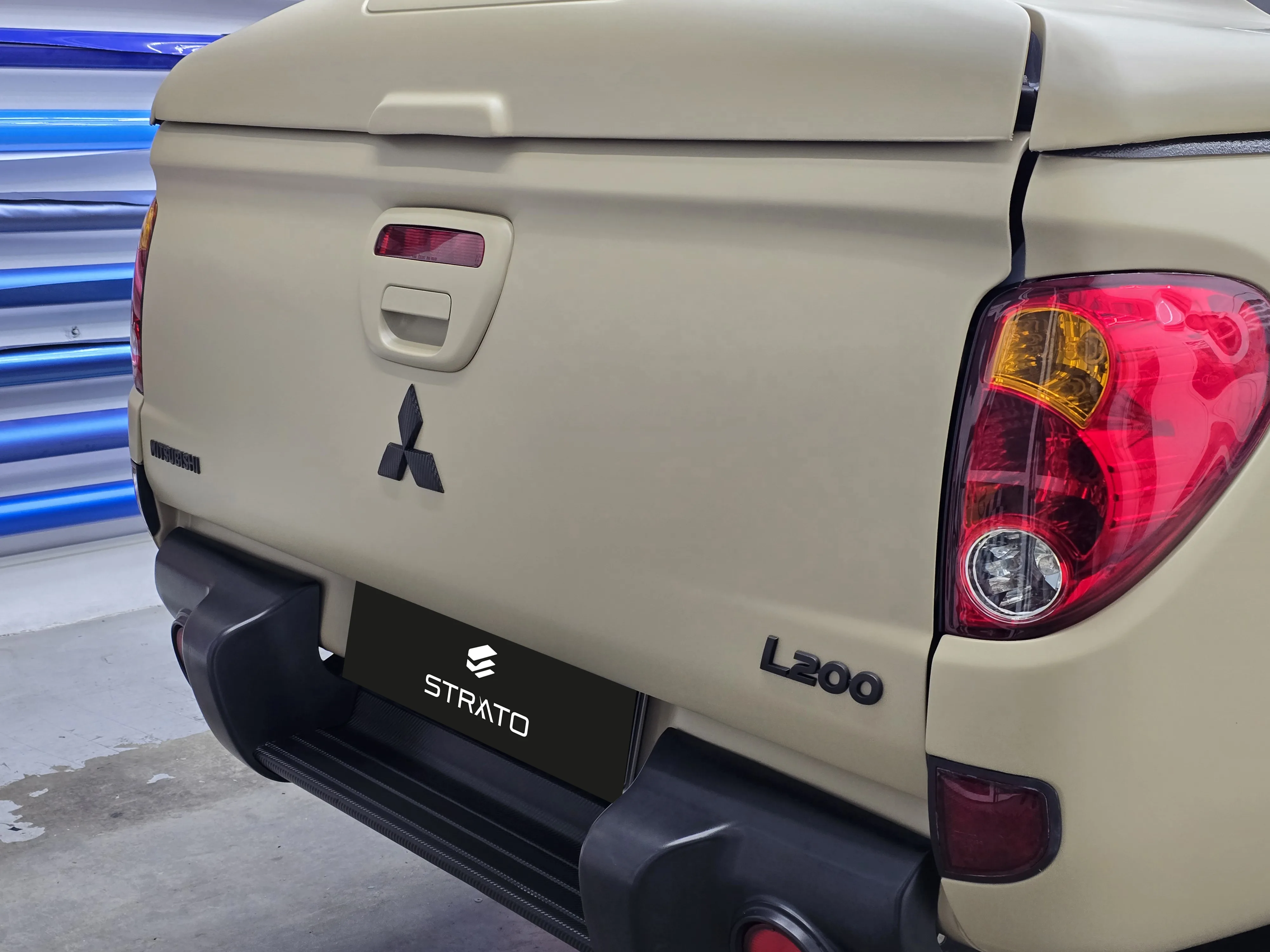 Mitsubishi L200 | Car Wrapping Satin Sandstorm