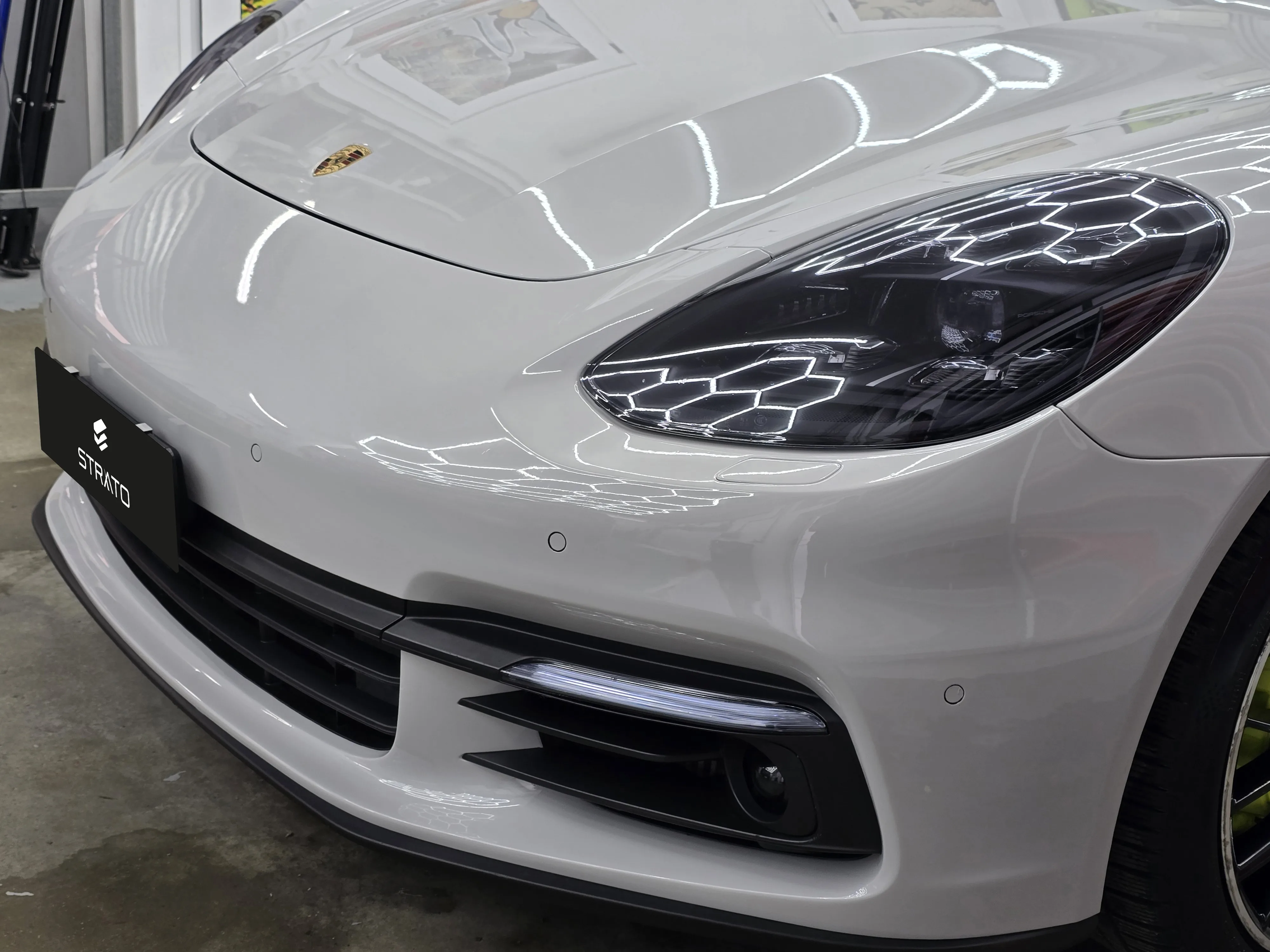 Porsche Panamera 4 | Wrapping High Gloss Storm Gray