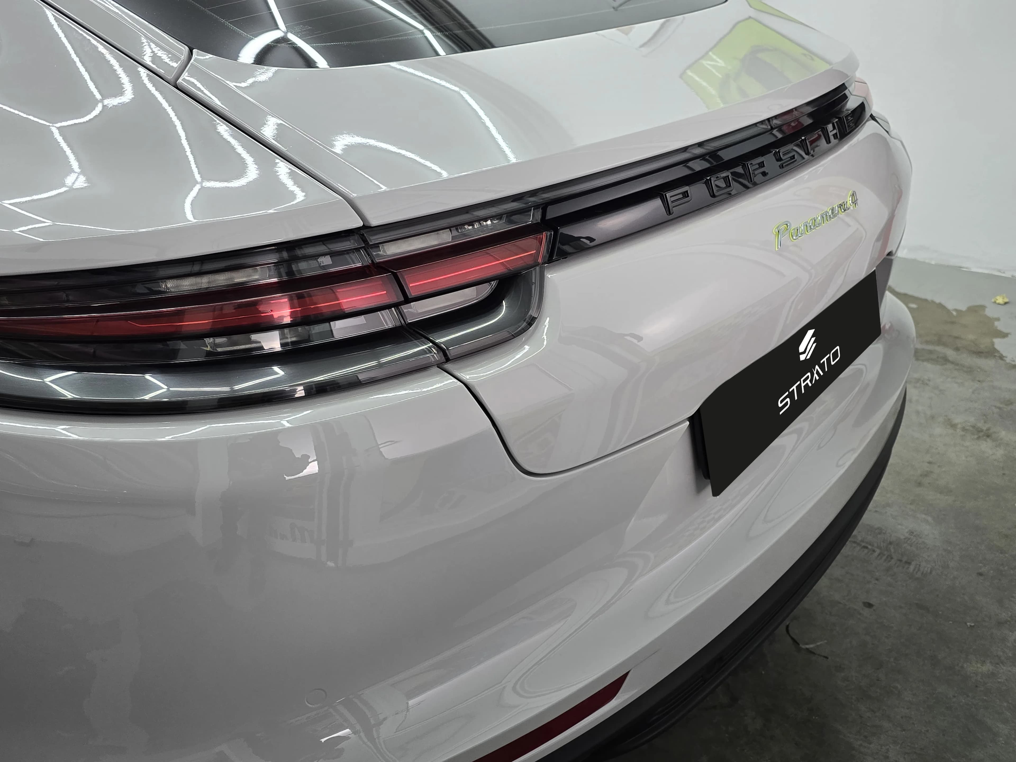 Porsche Panamera 4 | Wrapping High Gloss Storm Gray