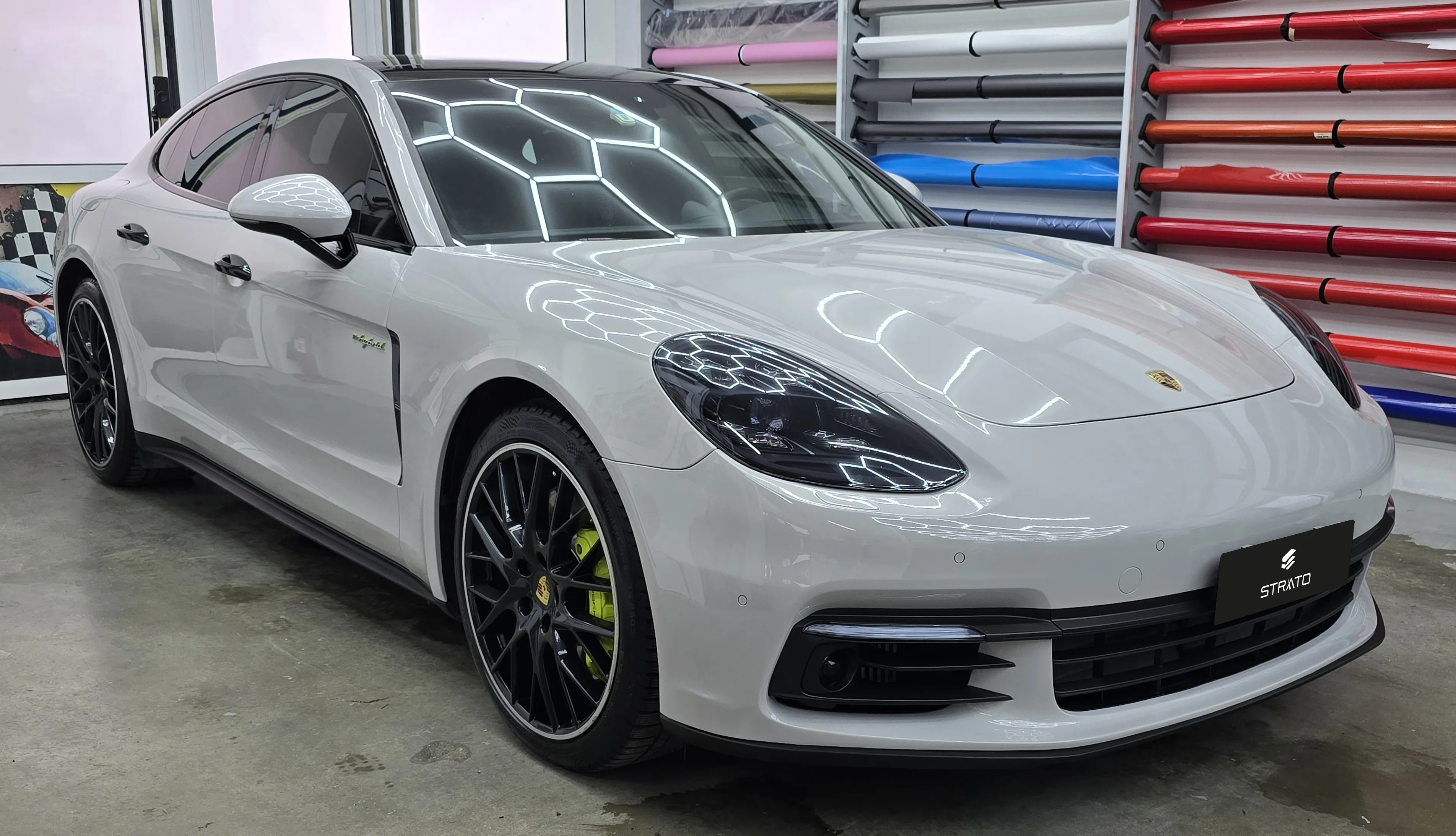 Porsche Panamera 4 | Wrapping High Gloss Storm Gray