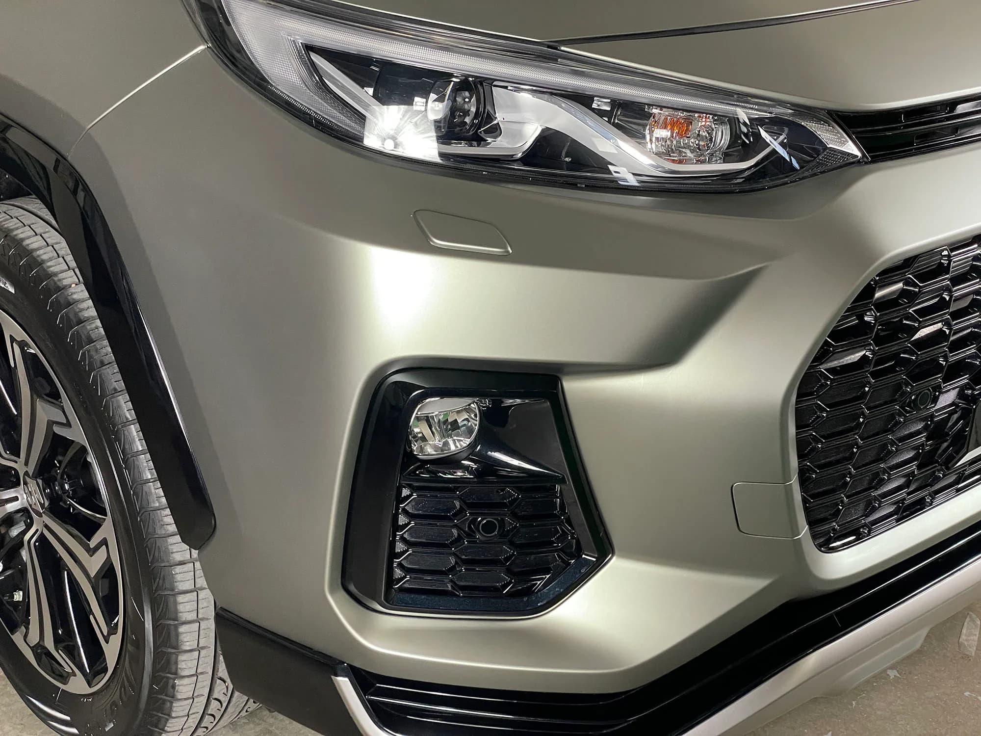 Suzuki Across | Wrapping Ghost Khaki