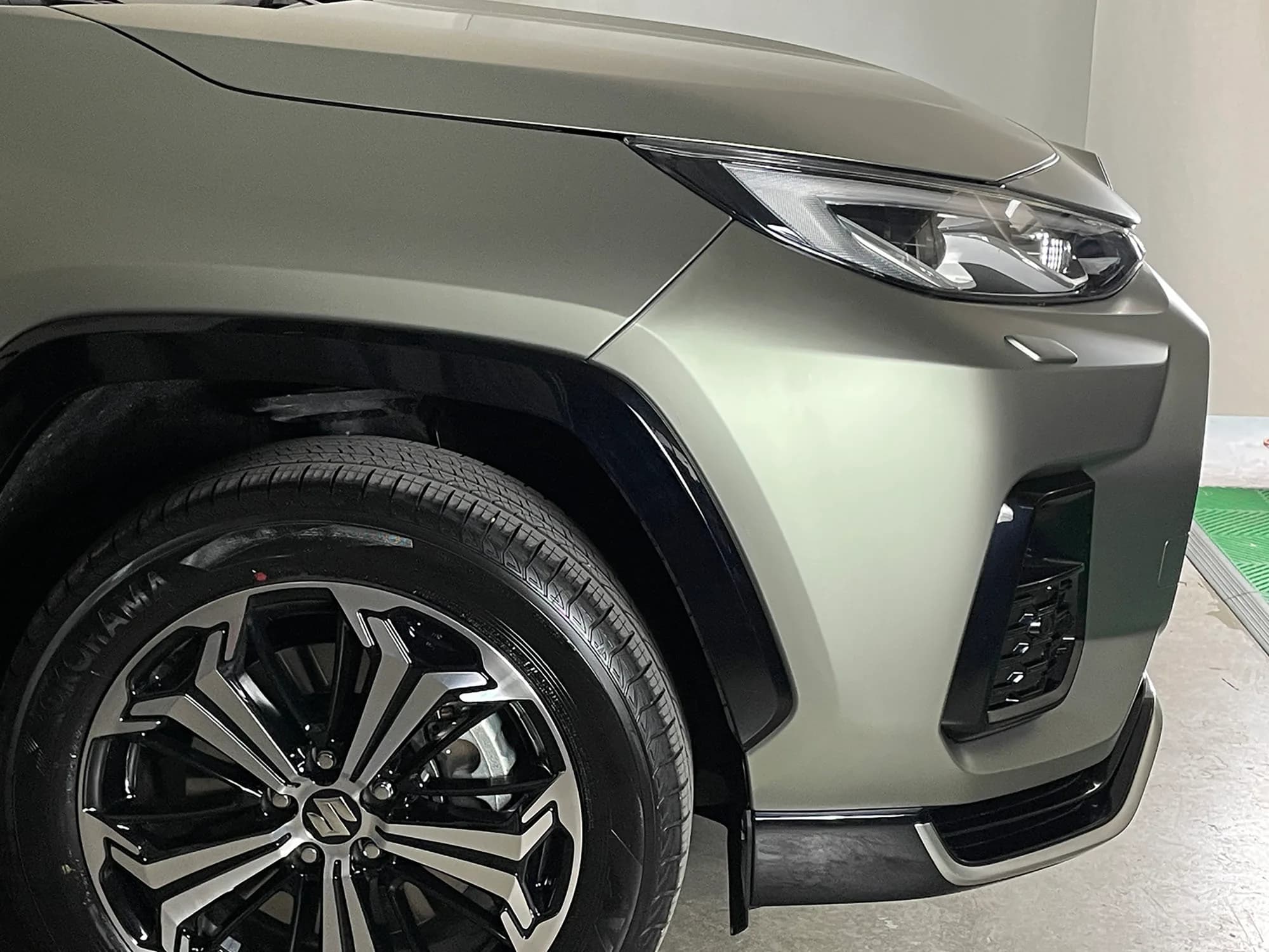 Suzuki Across | Wrapping Ghost Khaki