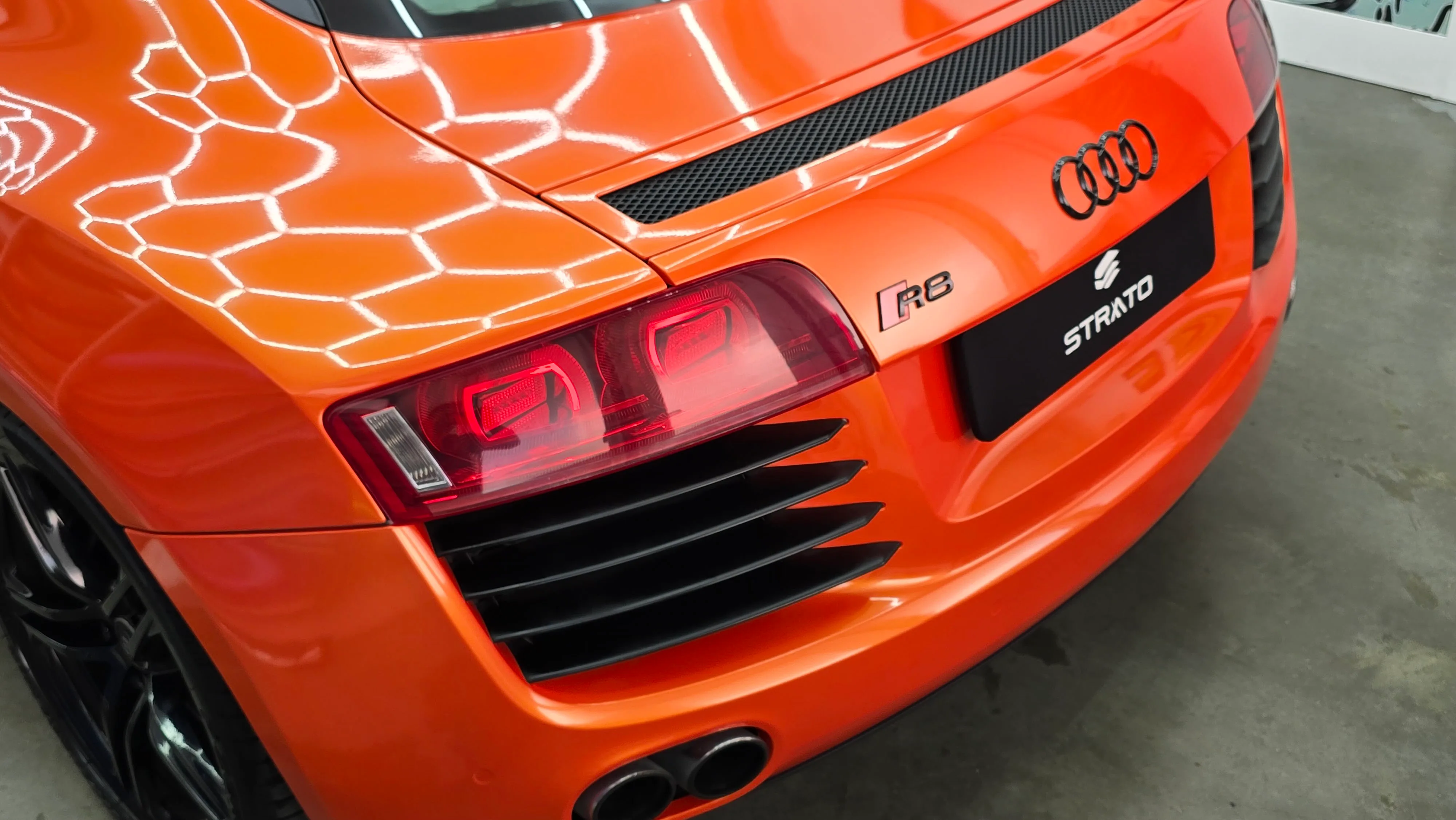 Audi R8 | Wrapping Gloss Metal Electric Sunset