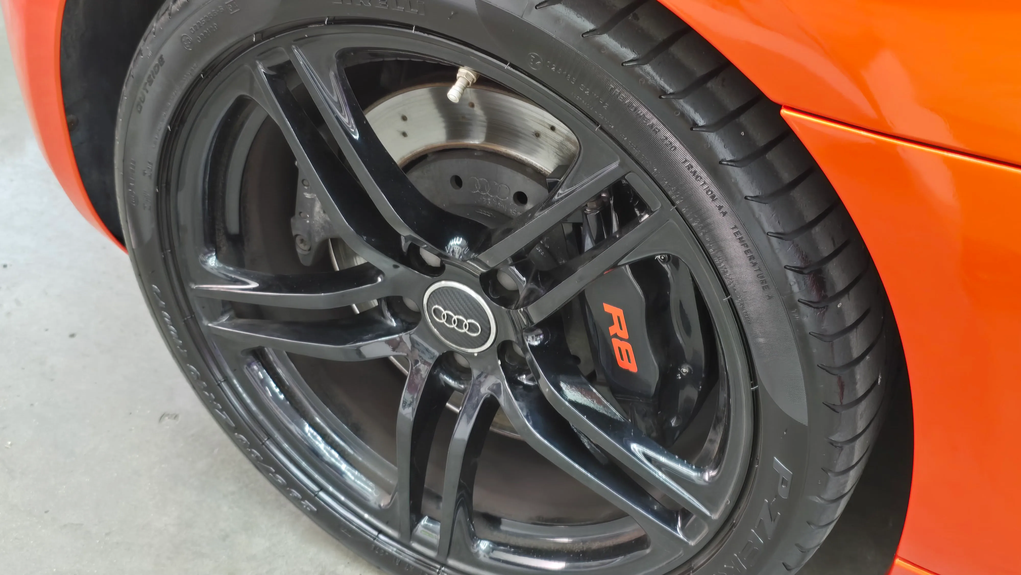 Audi R8 | Wrapping Gloss Metal Electric Sunset