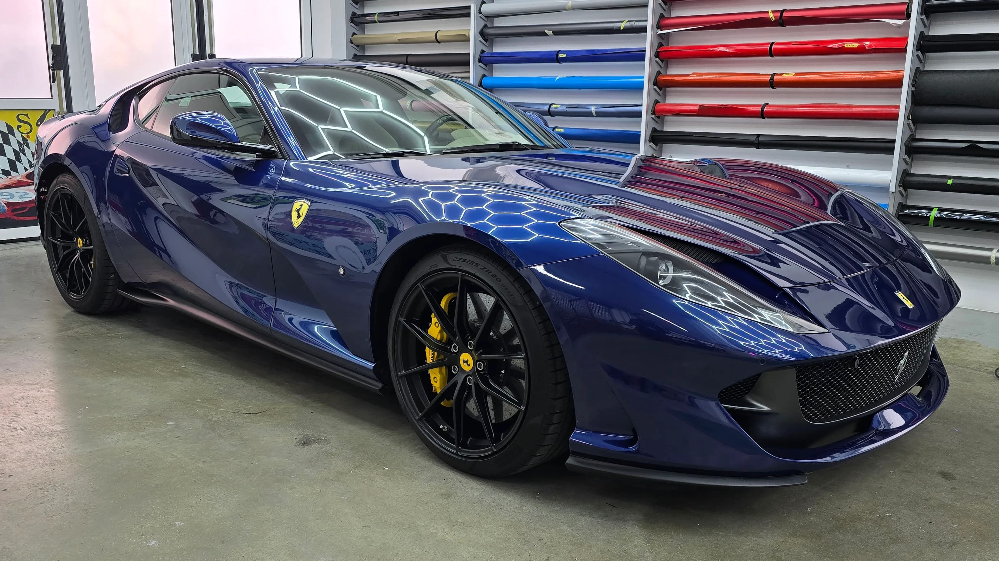 Ferrari 812 Superfast | PPF - Oscuramento Vetri