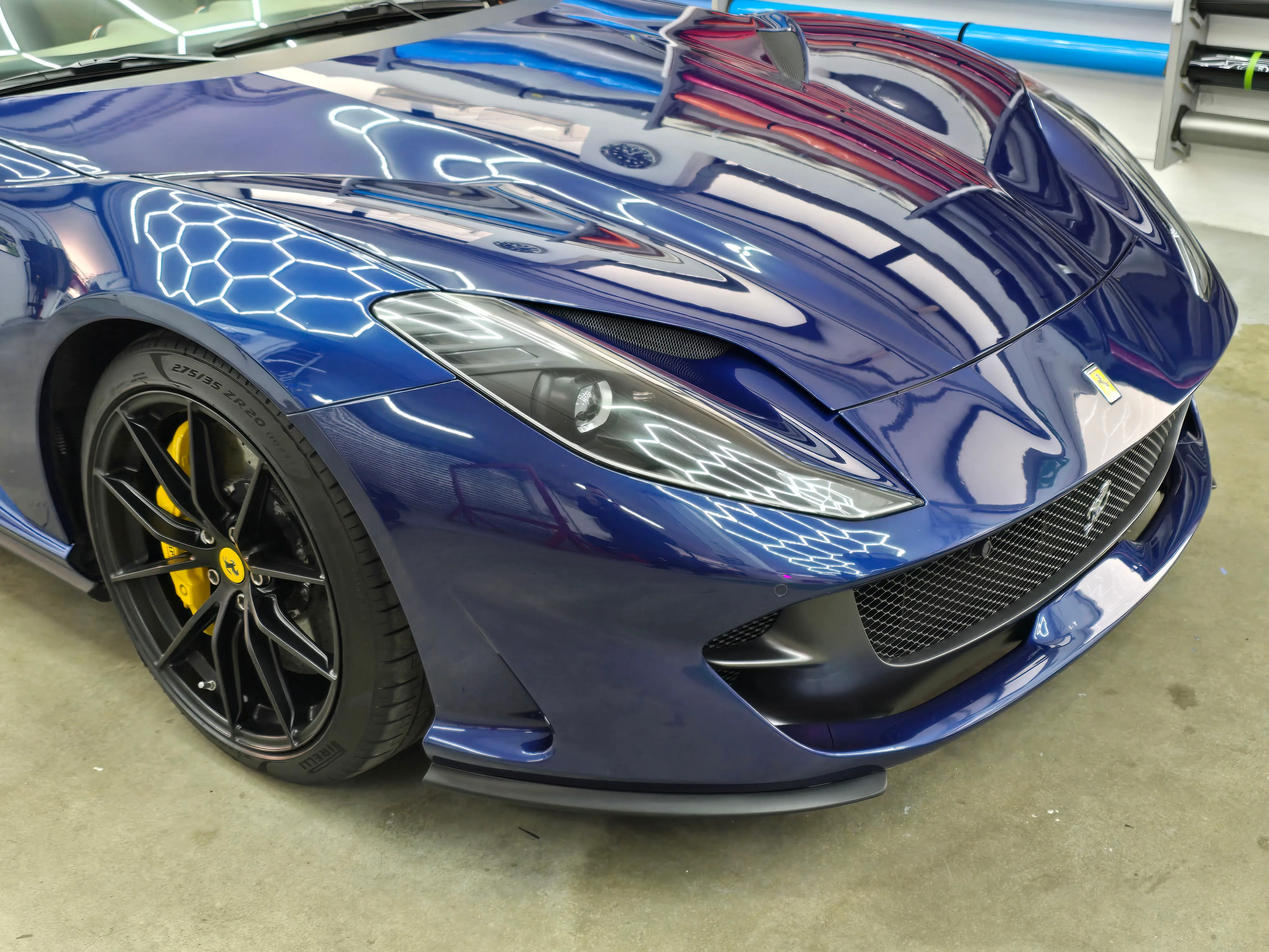 Ferrari 812 Superfast | PPF - Oscuramento Vetri
