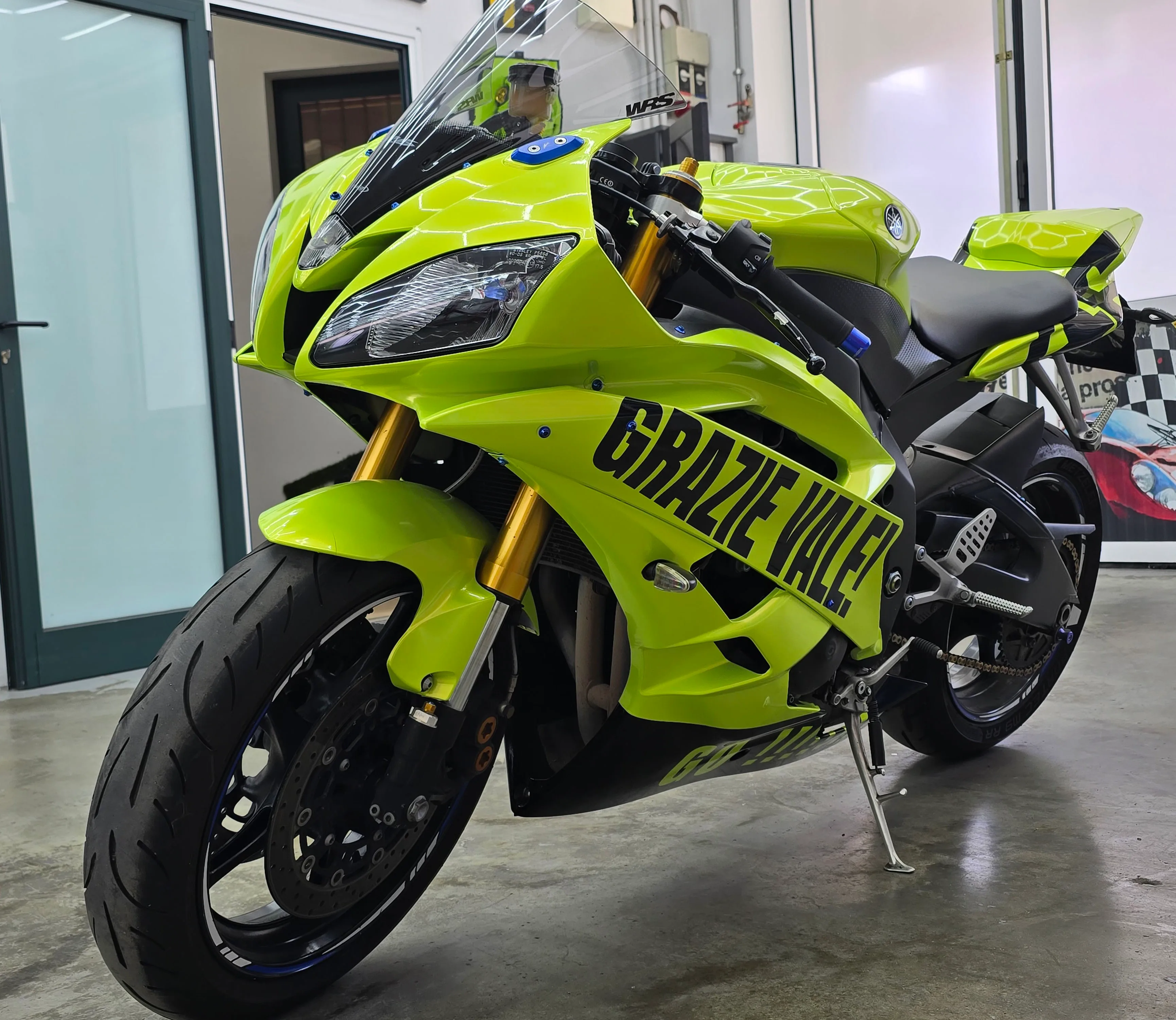 Yamaha R1 | Wrapping lime Vale 46