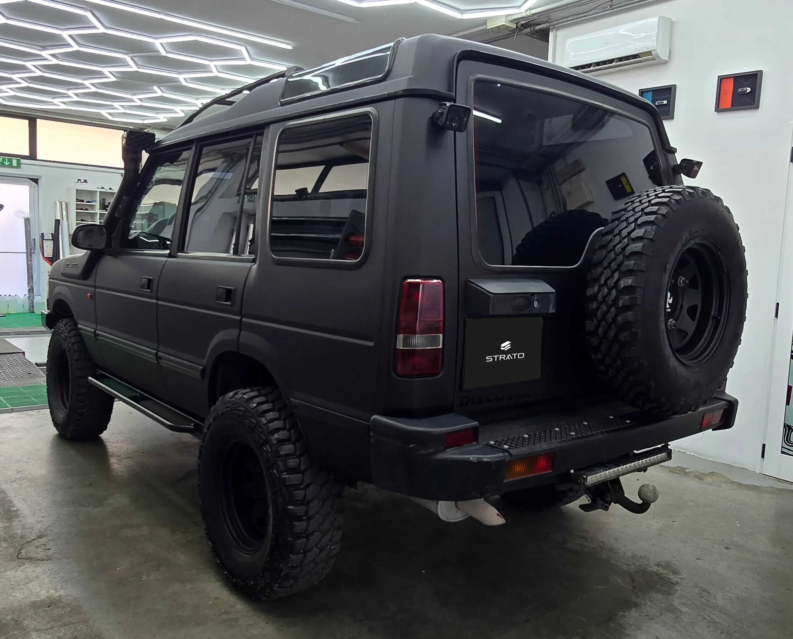Land Rover Discovery | Wrapping Matte Deep Black