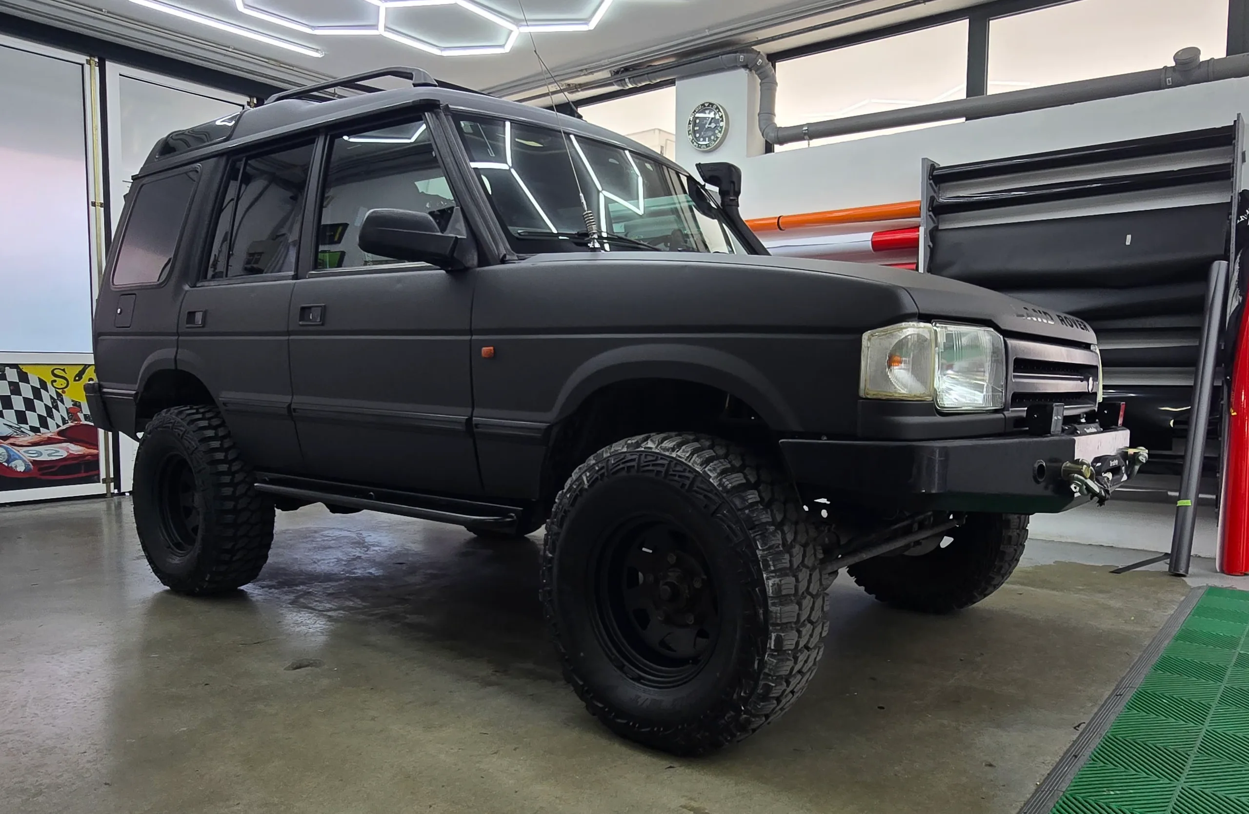 Land Rover Discovery | Wrapping Matte Deep Black