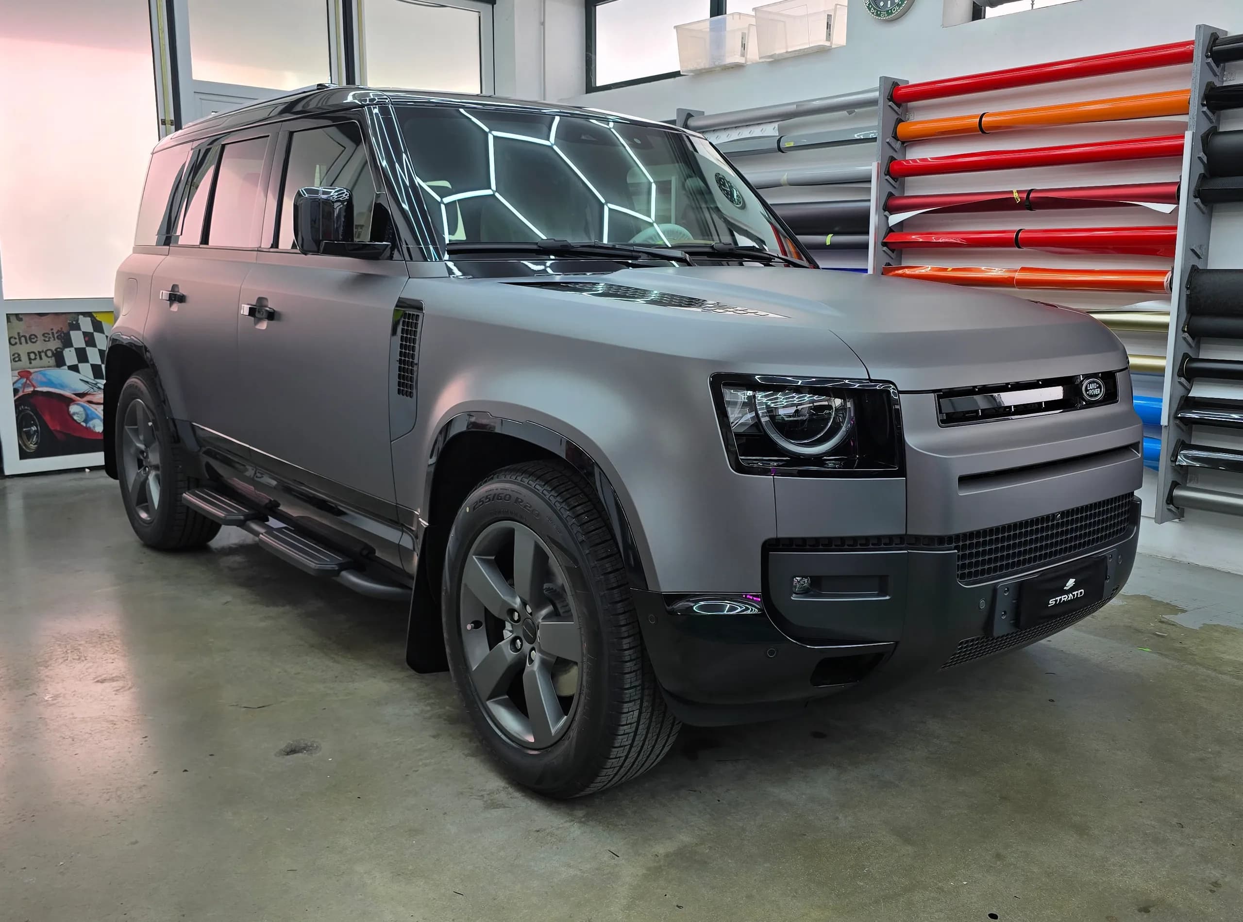 Land Rover Defender | Matte Charcoal Metallic