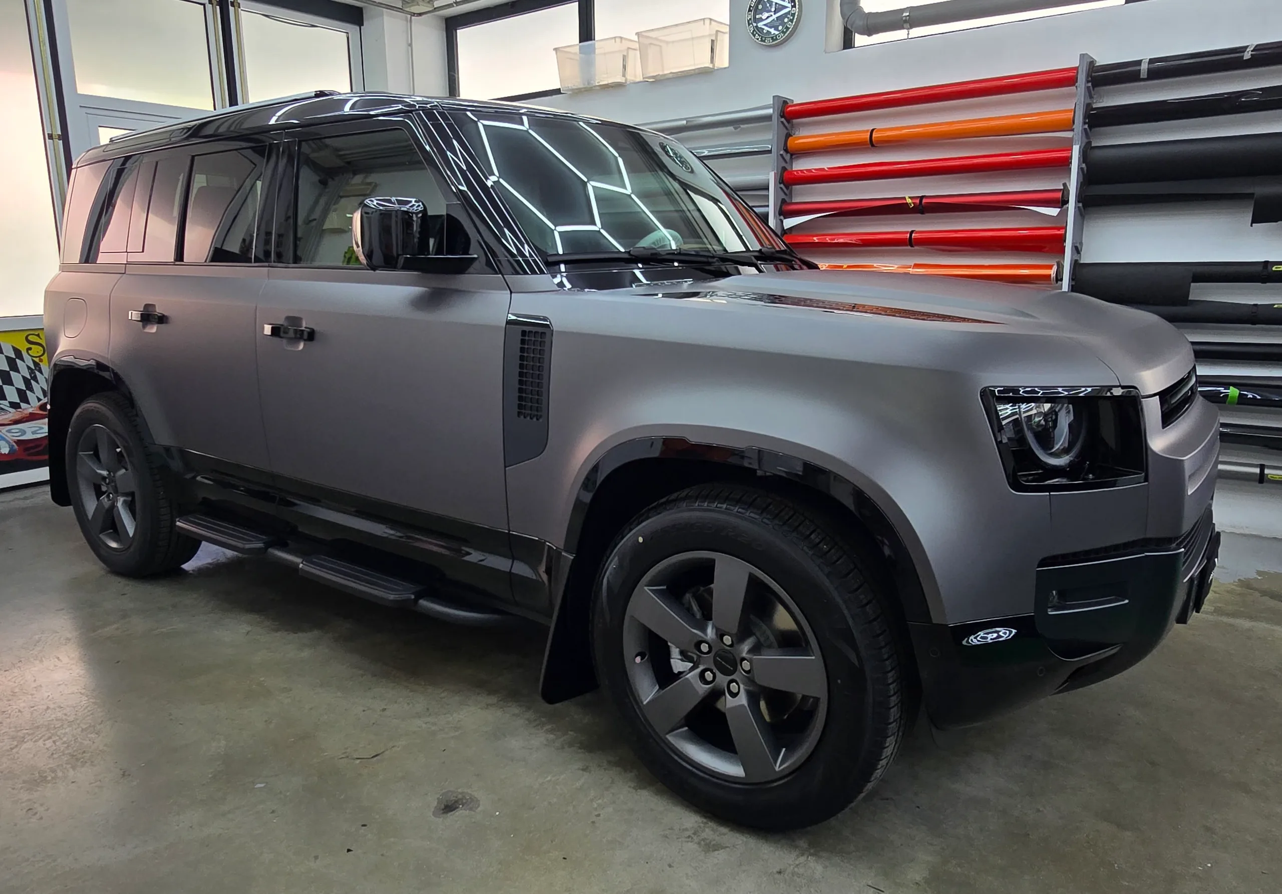 Land Rover Defender | Matte Charcoal Metallic