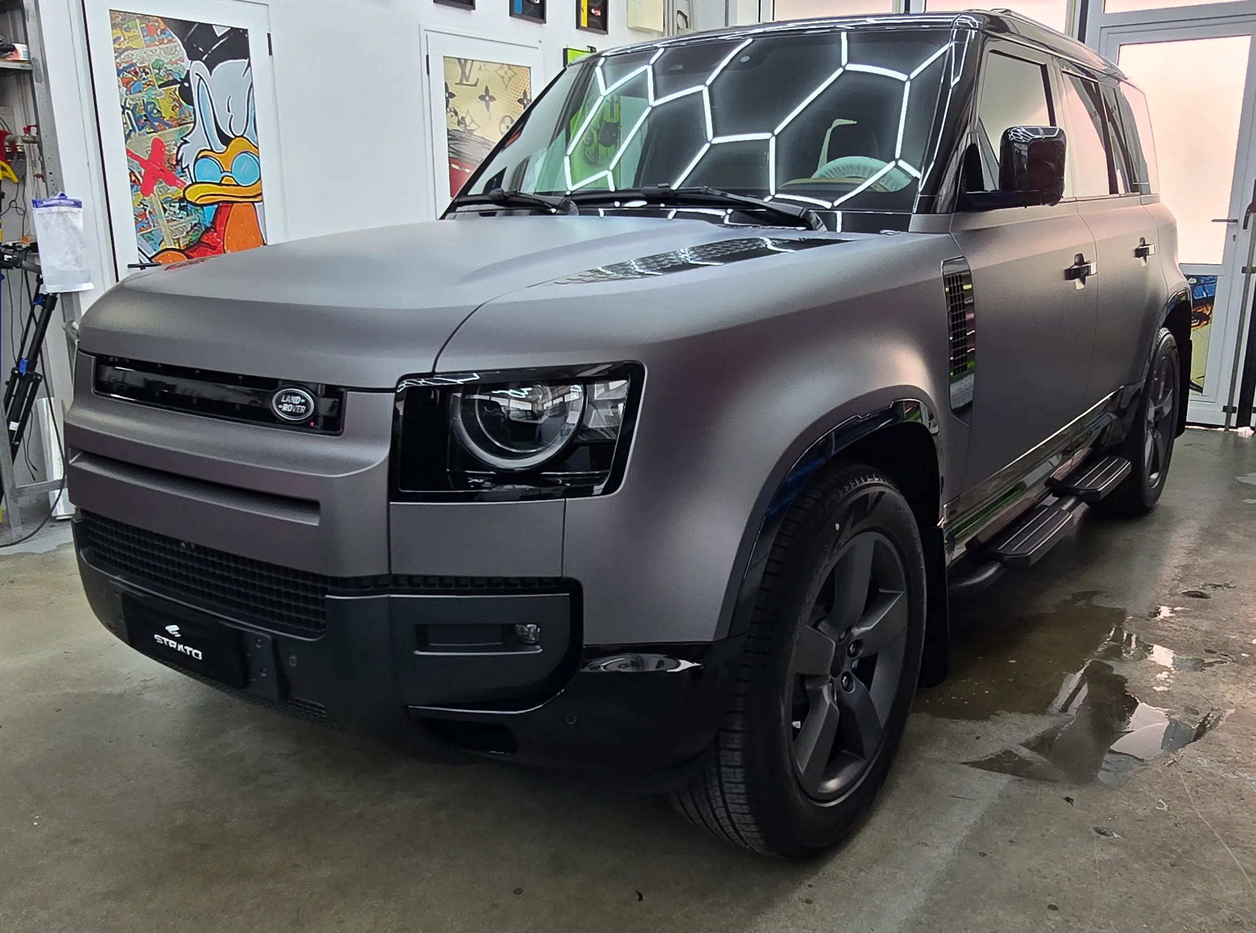 Land Rover Defender | Matte Charcoal Metallic