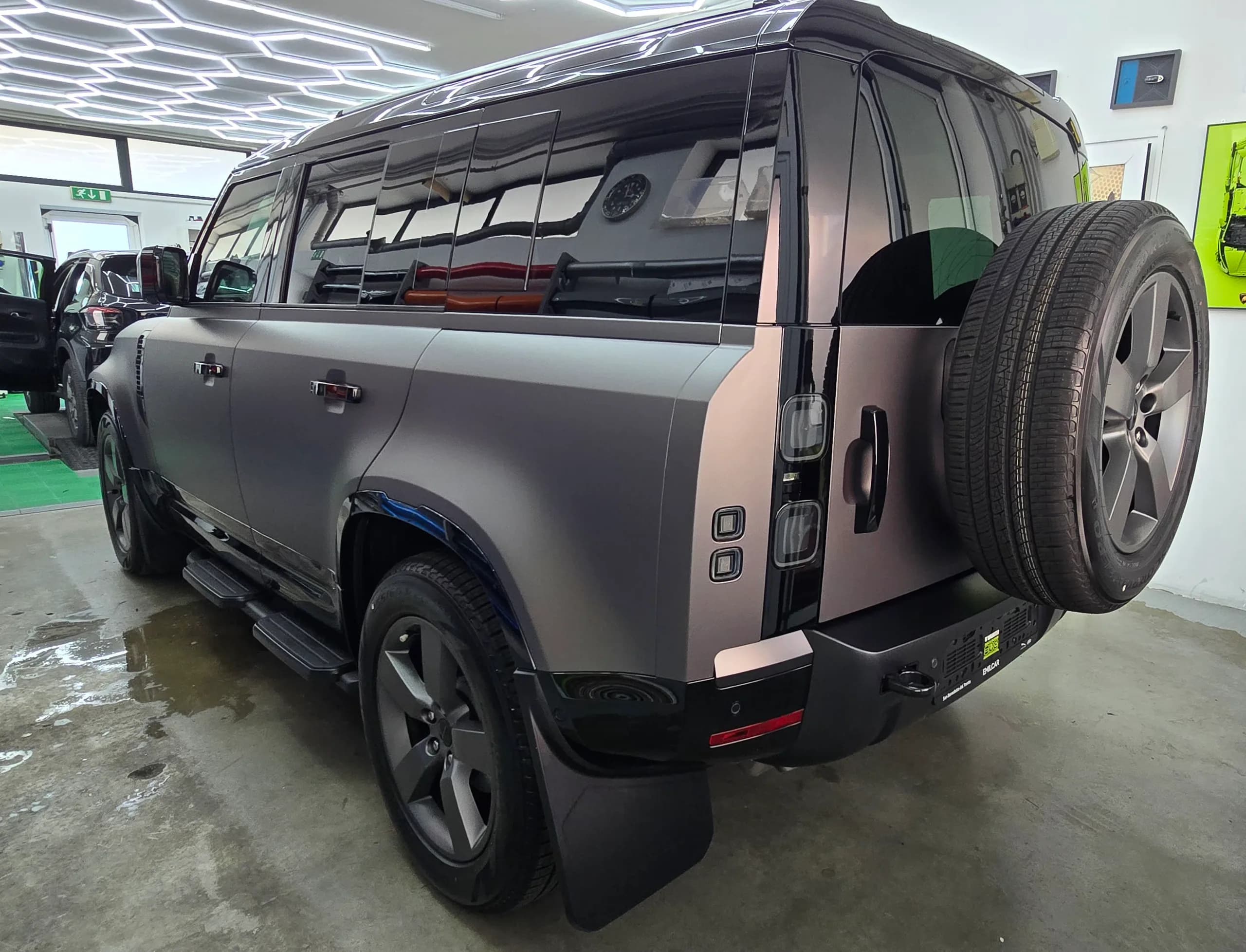 Land Rover Defender | Matte Charcoal Metallic