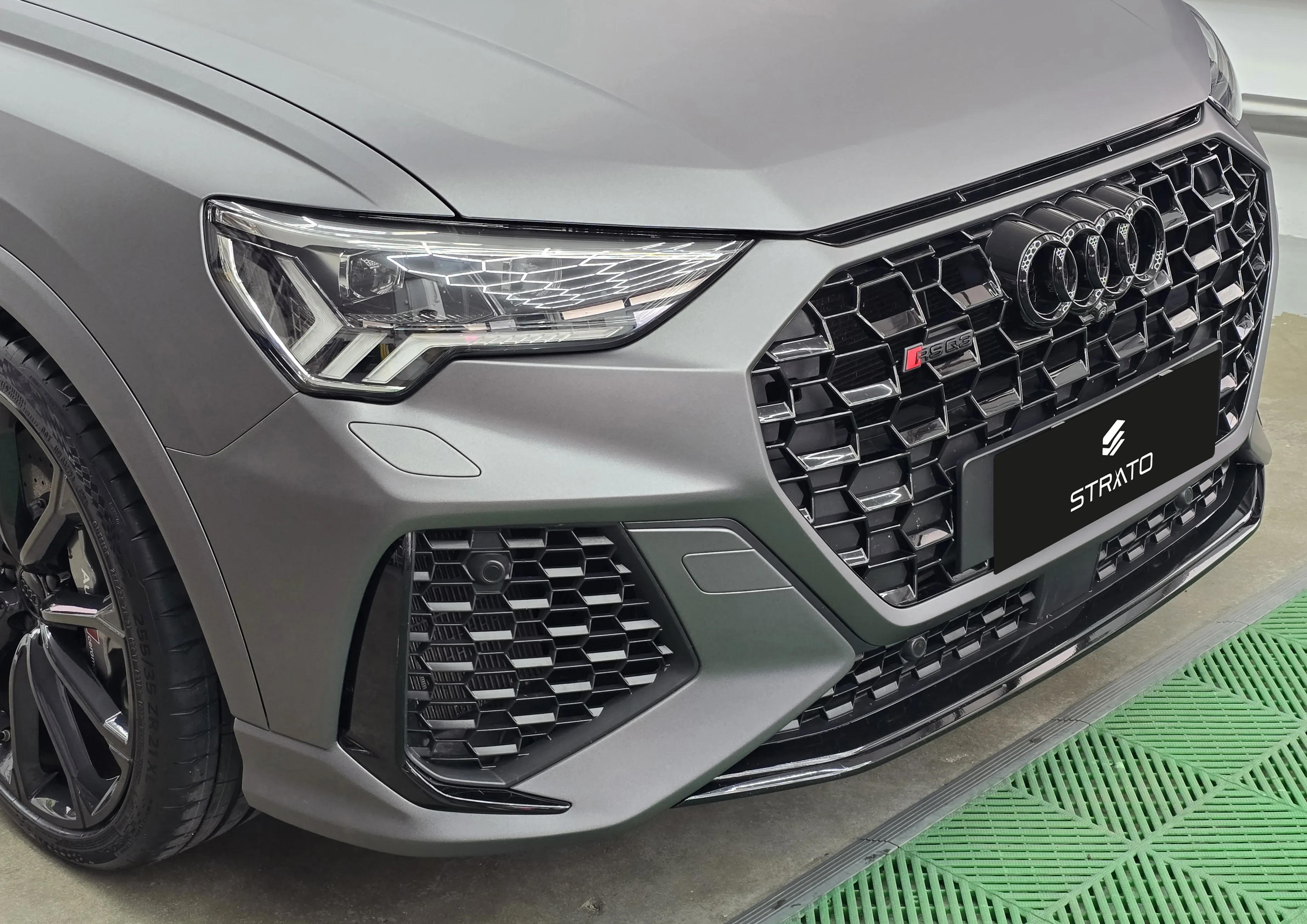 Audi RSQ3 | Wrapping Matte Dark Grey