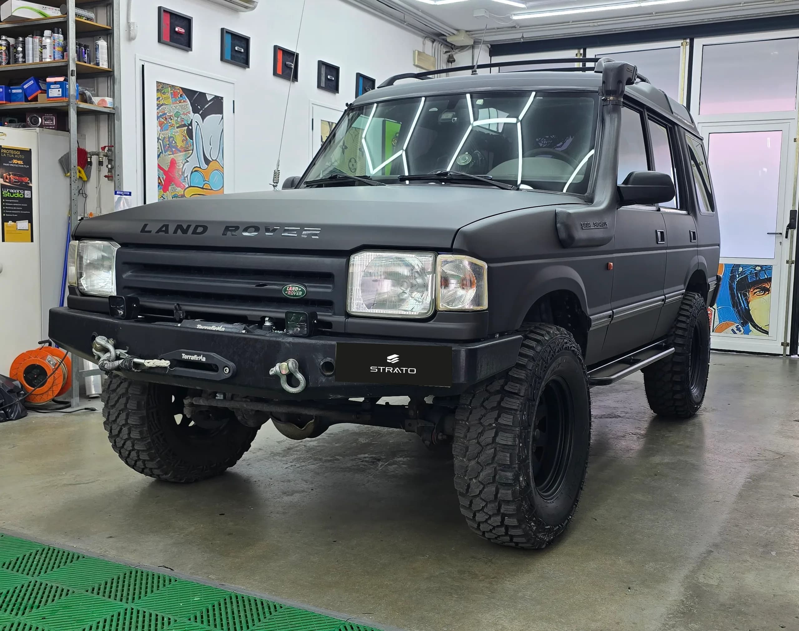 Land Rover Discovery | Wrapping Matte Deep Black