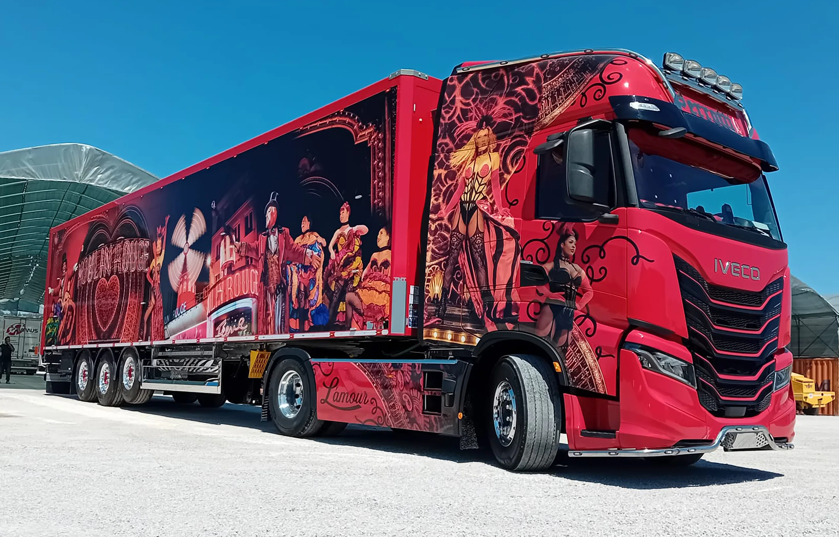 Autotrasporti Perrotti - Moulin Rouge